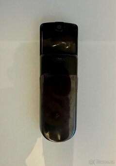 Starý sběratelský kus mobilu Nokia 8800 - 4