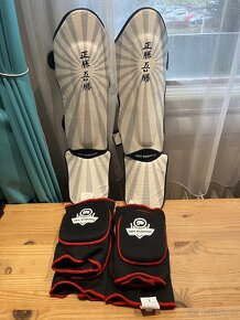 Muay Thai chrániče holení - 4