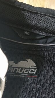 Vanucci - 4