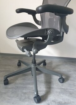 Kancelářská židle Herman Miller Aeron B - 4