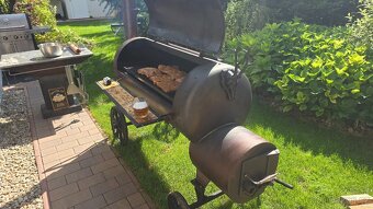 Jedinečný smoker gril - 4
