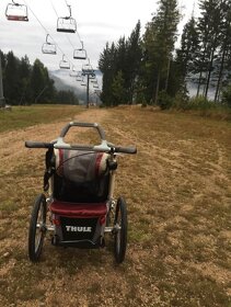 Půjčení vozíku Thule Chariot nebo krosny na dítě Osprey - 4