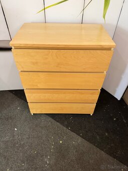 Hezká 4 šuplíková komoda IKEA MALM bříza - 4