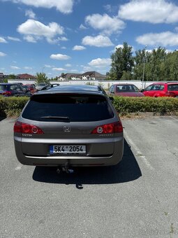 🏎 Honda Accord 2.2 i-CTDi Tourer (2008) - 4