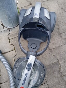 Bezsáčkový vysavač Hoover 700 Wattů - 4