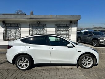 Tesla Model Y LR AWD 64 tis.km - 4