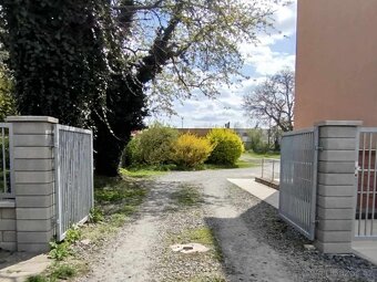 Prodej podsklepené GARÁŽE v Holešově - 4