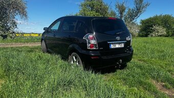 Toyota Corolla Verso - 4