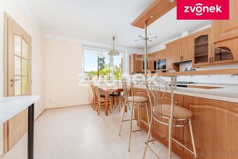 Vila k bydlení a podnikání ve středu Zlína - 4