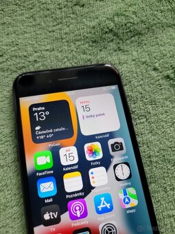 iPhone 8 64gb stav baterie 95% - 4