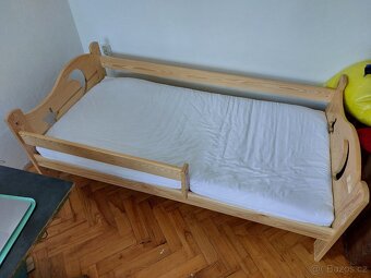 Dětská postel z masivu s úložným prostorem 160 x 80 cm - 4