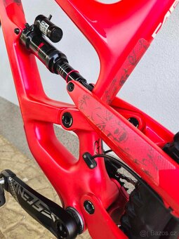 Horské kolo YT Capra CF Pro Carbon 29″ - 4