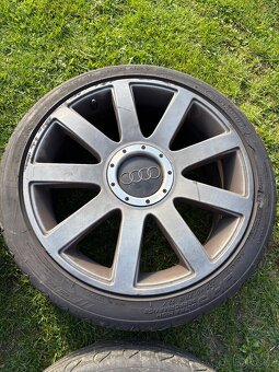 Audi kola R18, 225/40 - 4