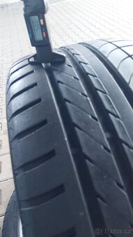 Prodám 2 x letní pneu Goodyear 255/40/19 - 4
