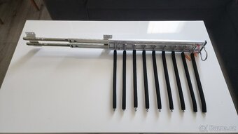 Výsuvný držák na kalhoty / věšák do skříně - 4