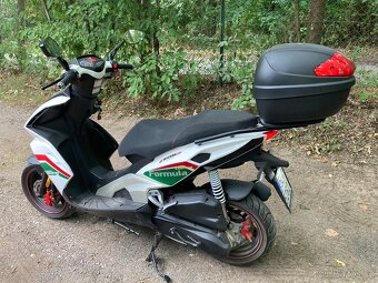 Prodám skútr Longjia formula 125cm 6.5kw - 4