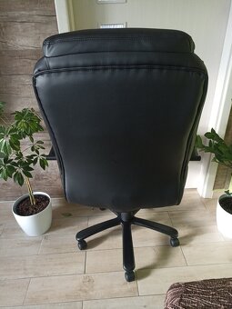 Úplně nová kožená kancelářská židle - 4