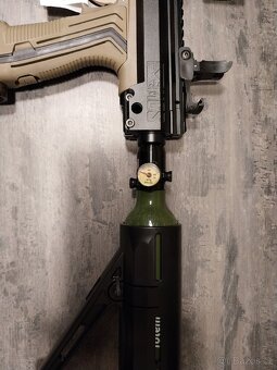 NOVÝ - MCS rovné vzduchové vedení do pažby pro Emek EMF100 - 4