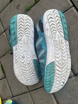 Boty Xero velikost W6.5 - 4