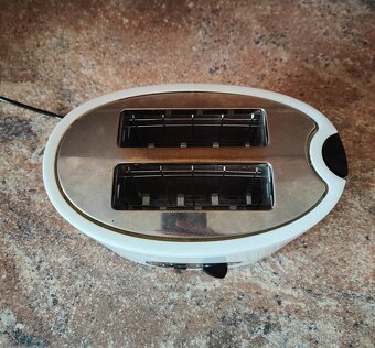 Toustovač BRAVO - 4