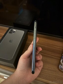 Nabízím Apple iPhone 11 Pro elegantní barvě Midnight Green n - 4