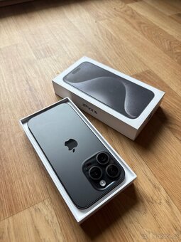 Apple iPhone 15 Pro 1TB černý - 4