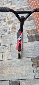 Dětská freestalová koloběžka Ferrari (Shell edice) - 4