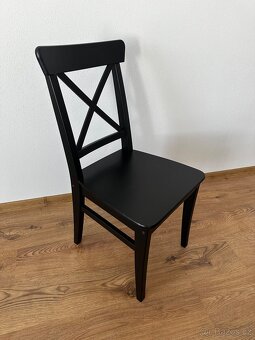 Jídelní stůl s židlemi - 4