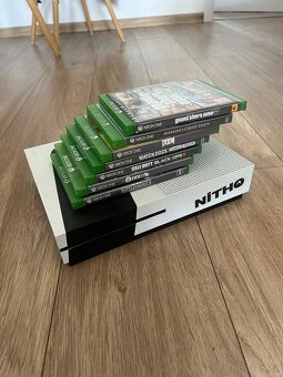 Xbox One S 1TB + nový ovladač + 7 her (GTA V, COD, FIFA…) – - 4