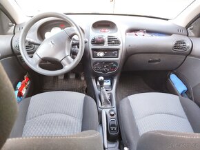 Prodám Peugeot 206, na náhradní díly. - 4