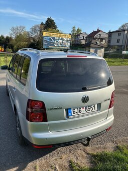 VW Touran 2.0 TDI DSG - 4