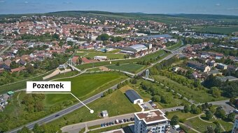 PRODEJ POZEMKU NA HLAVNÍM TAHU E50 UHERSKÝ BRD - 4