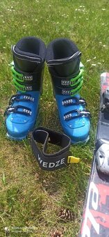 Set lyže 100cm, lyžáky vel. 33-34, hůlky - 4