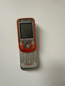 Sony Ericsson W550i - 4