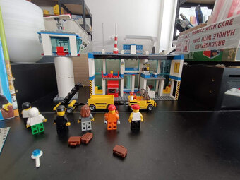 LEGO City 3182 Airport +návod - 4