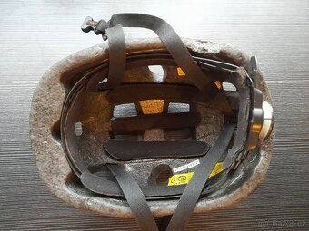 Helma na kolo Author 48-54cm - 4