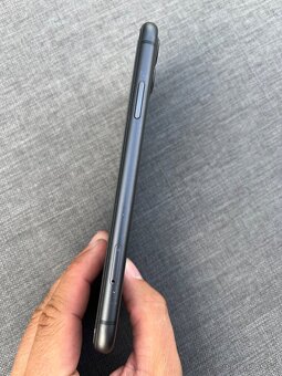 iPhone 11 - 4