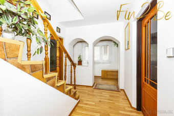 Prodej prostorného hezkého domu 5+1 s krbem, balkonem a zahr - 4