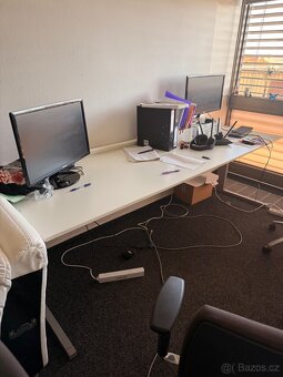 Kancelářský stůl - 4