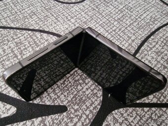 Samsung Z Flip 4 5G, 256 GB - cerny - 4