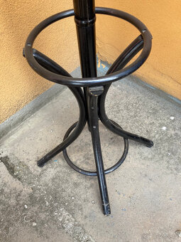 Věšák dřevěný stojanový TON, FRETON za 900 kč - 4