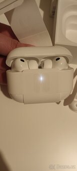 AirPods pro 3 - 4