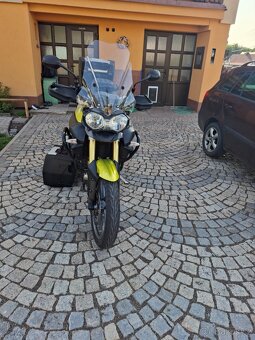 Triumph tiger 800 - 4