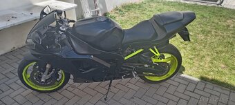Yamaha yzf r1 - 4