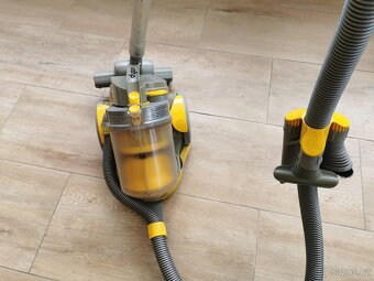 DYSON DC 05 - použitý, na náhradní díly - 4