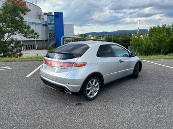 Prodám Honda Civic 8g UFO 1,8 103kw benzín 195xxx km - 4