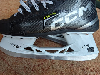 Brusle CCM XF70 - 4