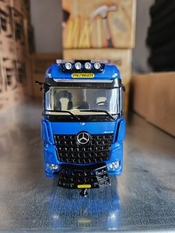 Model Mercedes Arocs 8x4 ruka Palfinger - 4
