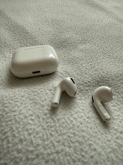 Apple AirPods 3 - 4