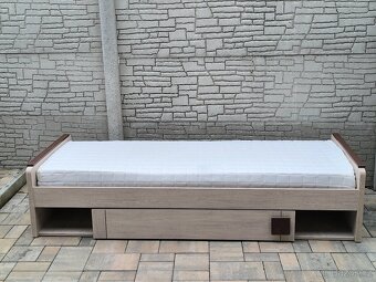 Prodám postel + Matrací ZDARMA - 4